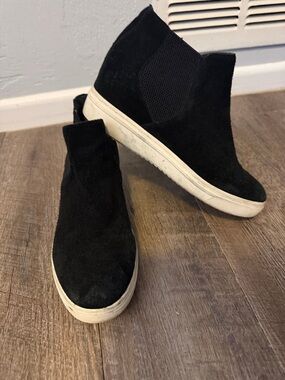 Steve Madden Black Suede Slip-On Platform Shoe